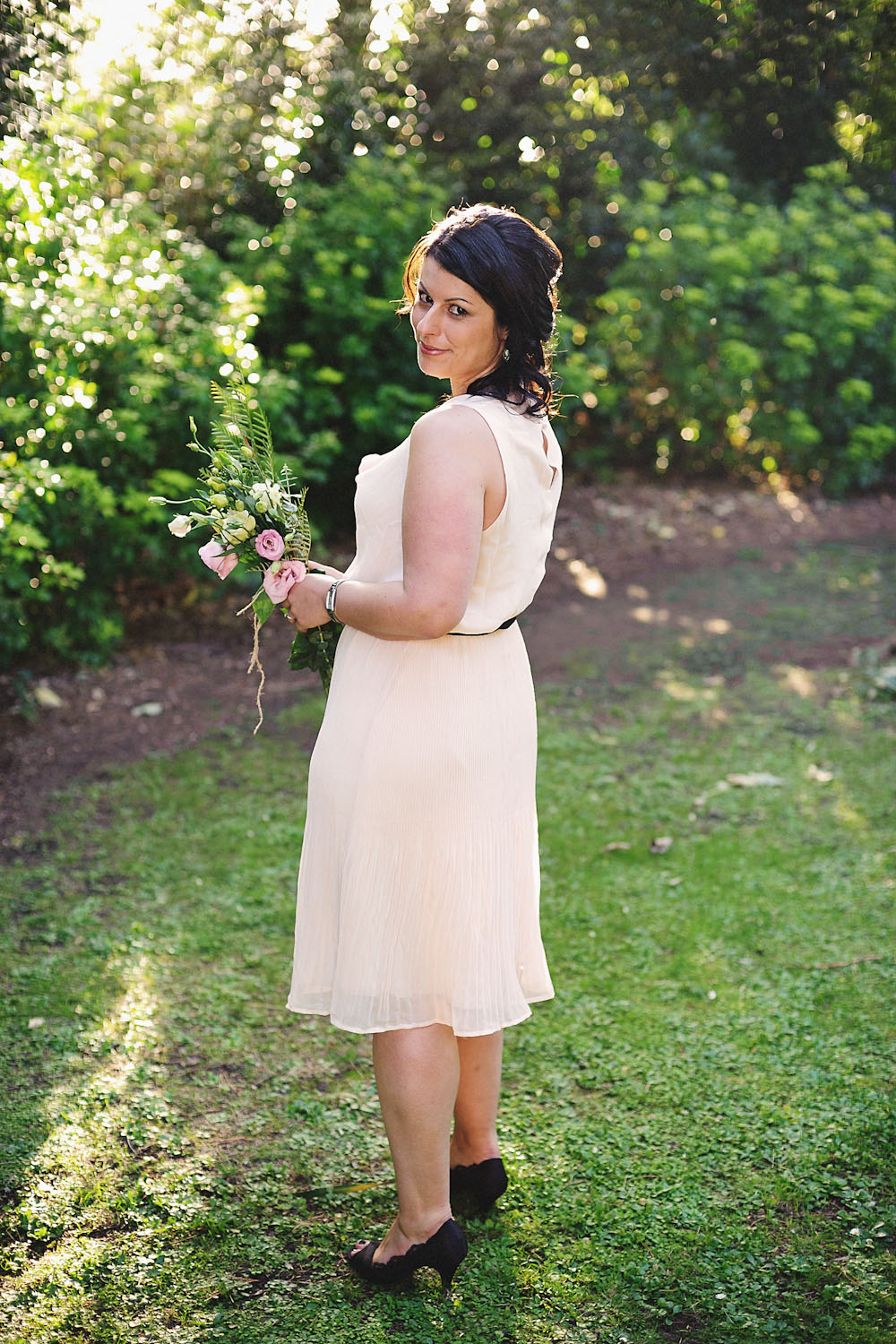 new-zealand-barn-yard-wedding