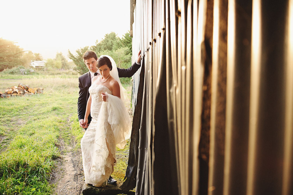new-zealand-barn-yard-wedding