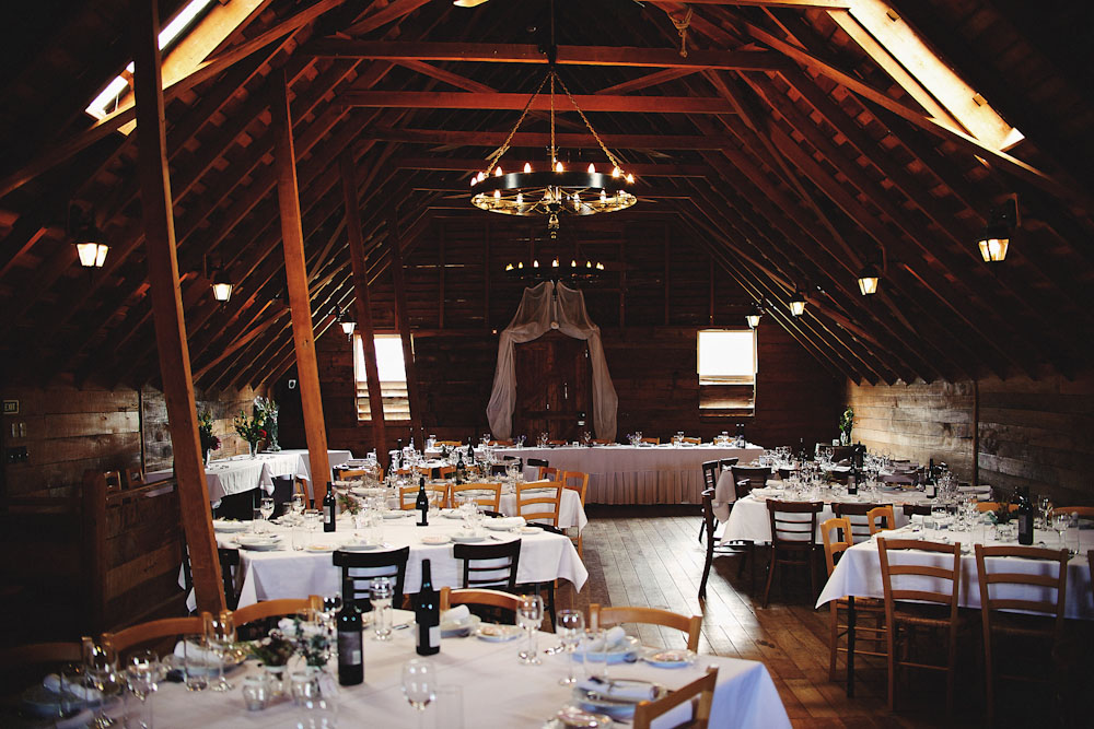 new-zealand-barn-yard-wedding