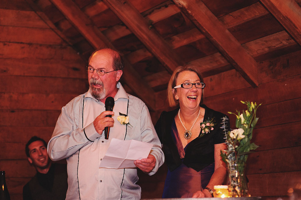 new-zealand-barn-yard-wedding