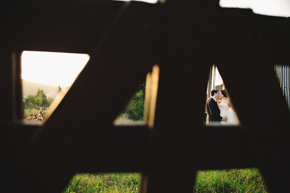 new-zealand-barn-yard-wedding