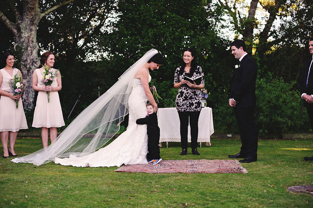 new-zealand-barn-yard-wedding