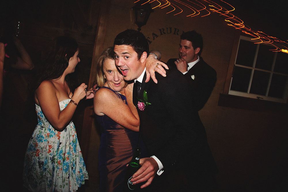 new-zealand-barn-yard-wedding