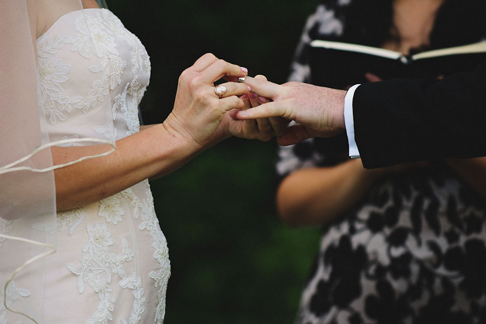 new-zealand-barn-yard-wedding