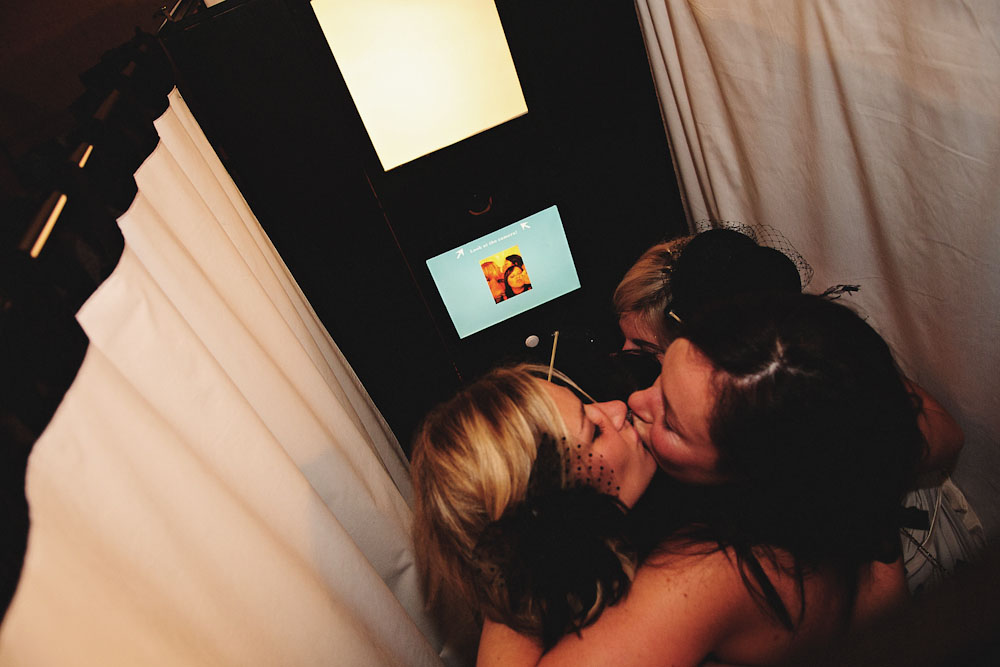 new-zealand-barn-yard-wedding