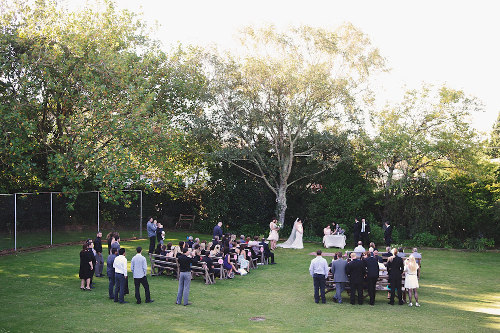 new-zealand-barn-yard-wedding
