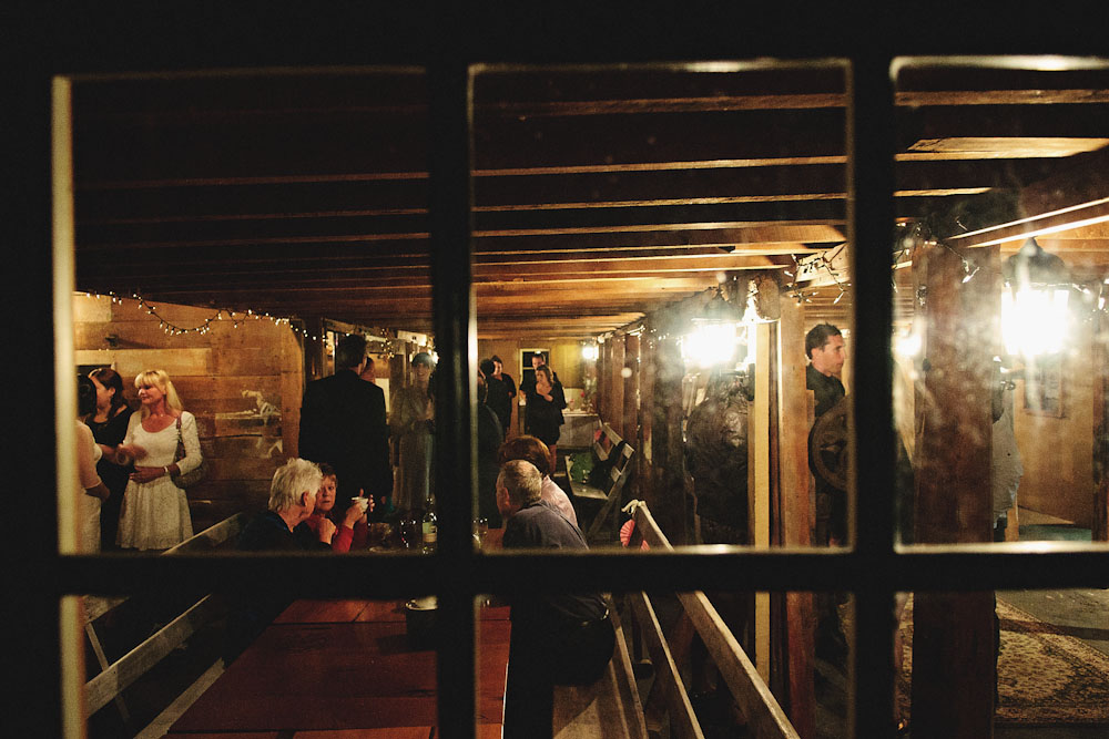new-zealand-barn-yard-wedding