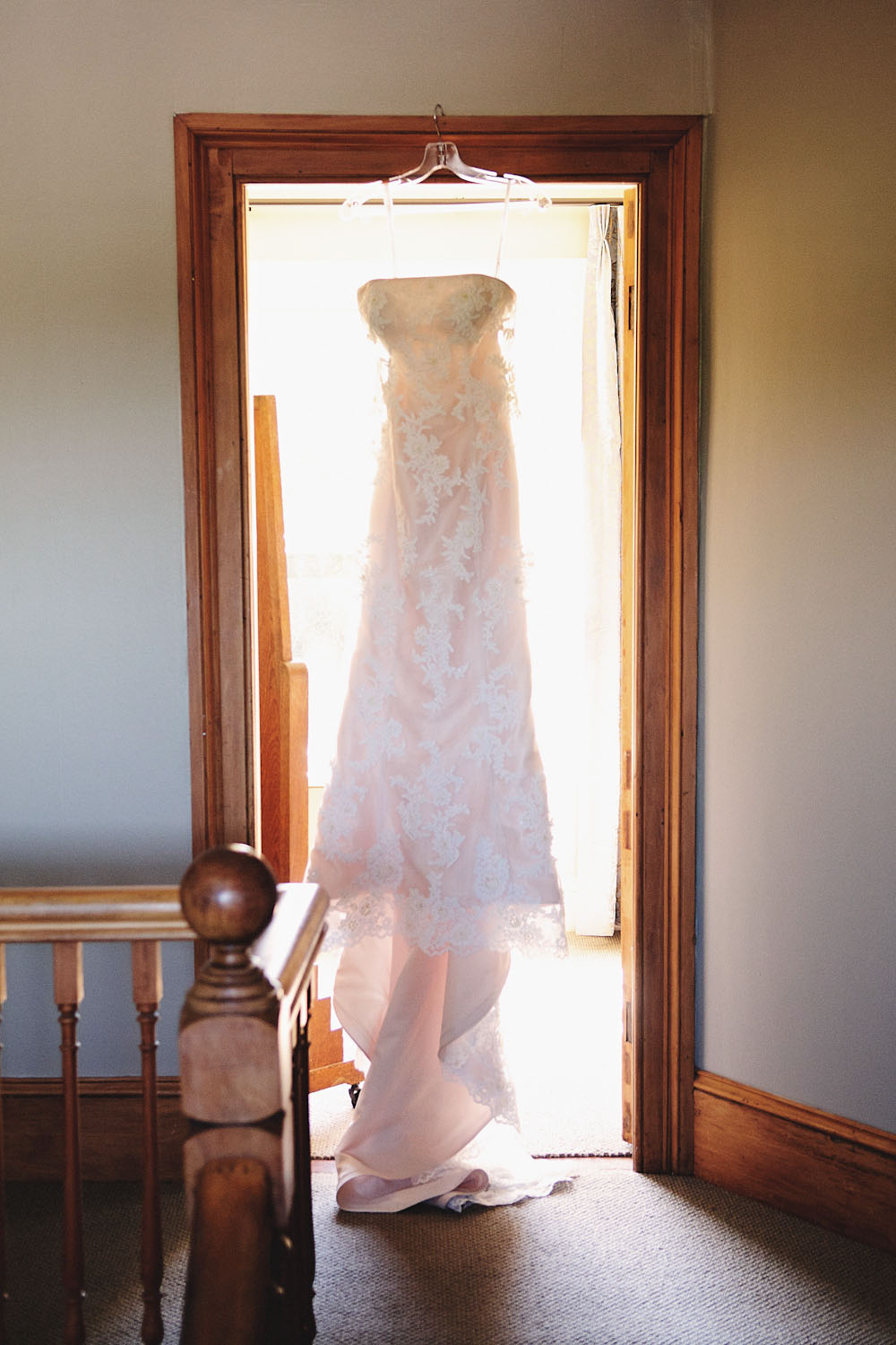 new-zealand-barn-yard-wedding