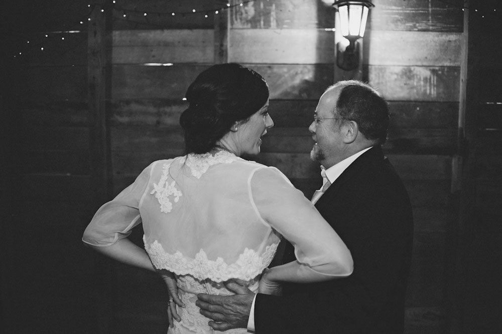 new-zealand-barn-yard-wedding