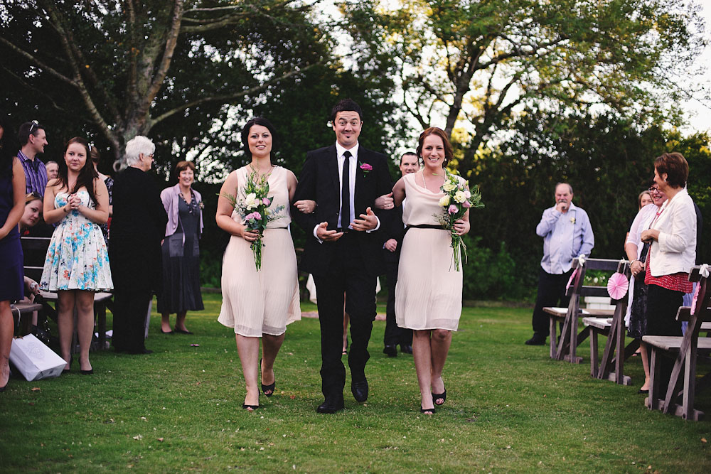 new-zealand-barn-yard-wedding