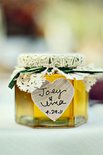 real-rustic-wedding-from-closer-to