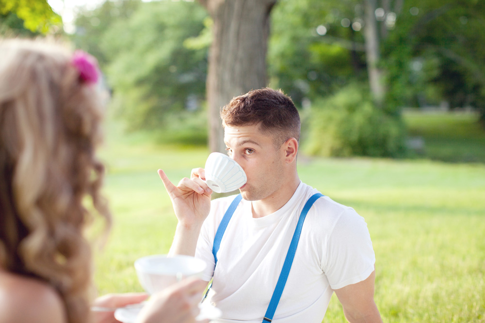 tea-and-cupcakes-engagement-session