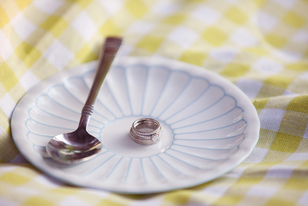 tea-and-cupcakes-engagement-session
