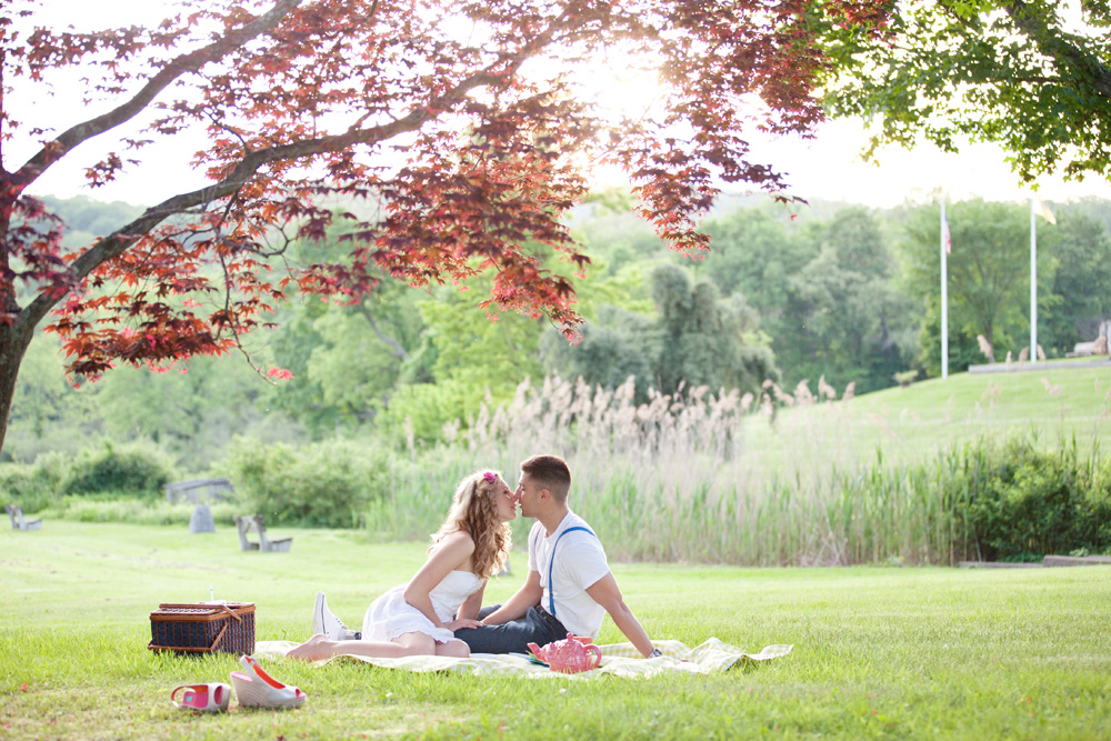 tea-and-cupcakes-engagement-session