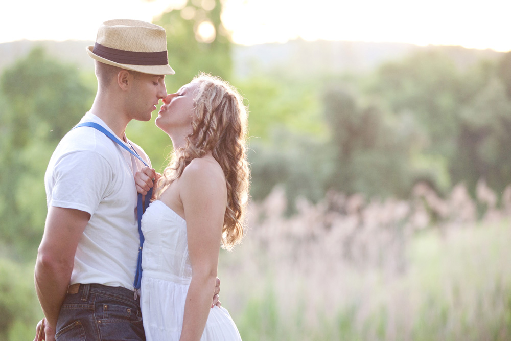 tea-and-cupcakes-engagement-session