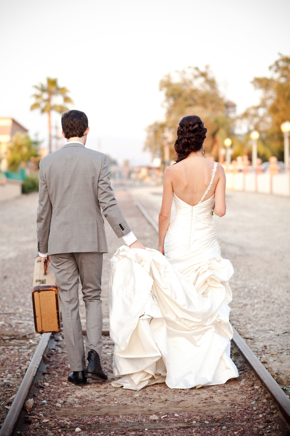 vibrant-yellow-and-orange-wedding