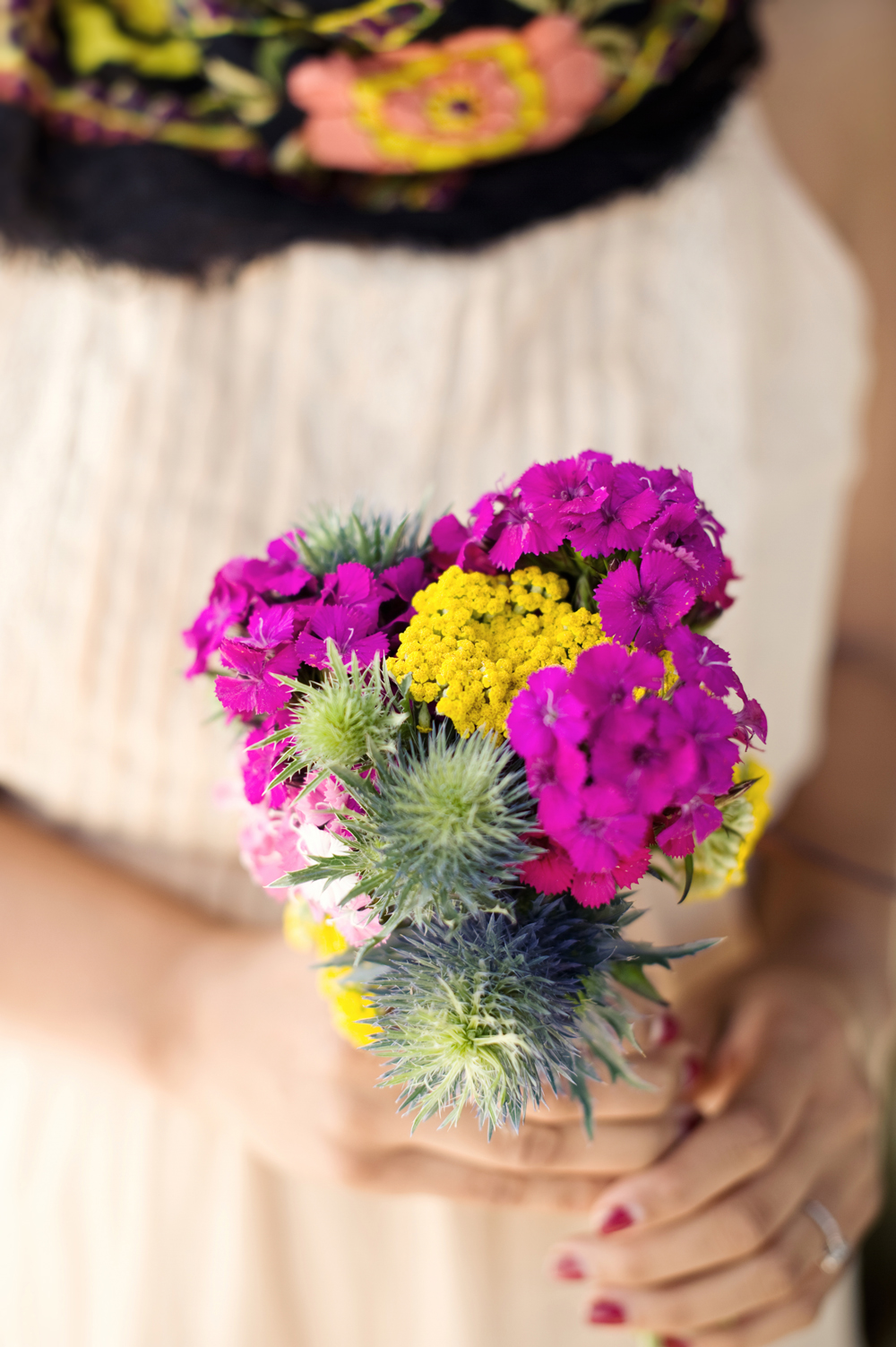 boho-engagement-shoot-by-delbarr