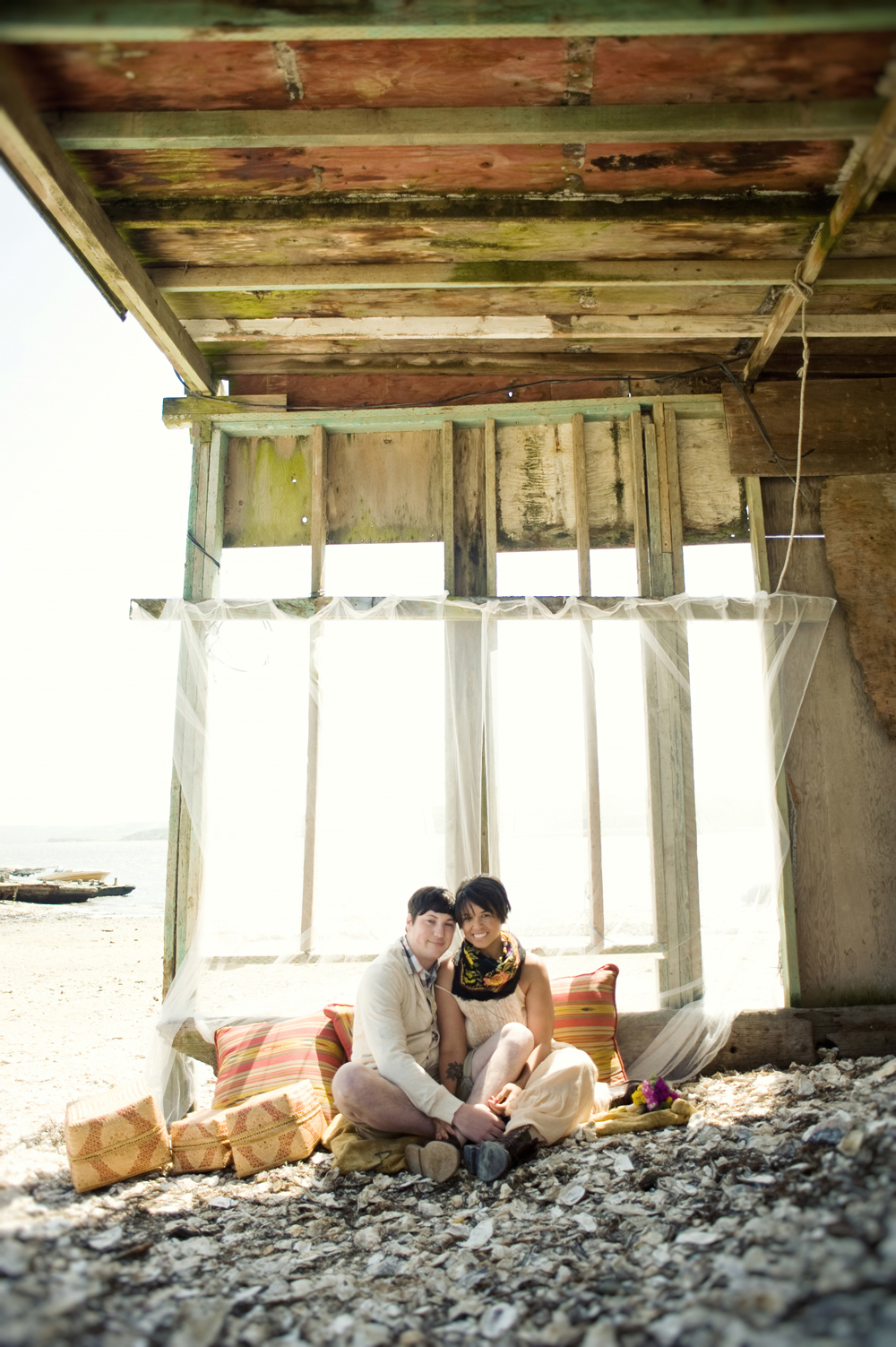 boho-engagement-shoot-by-delbarr