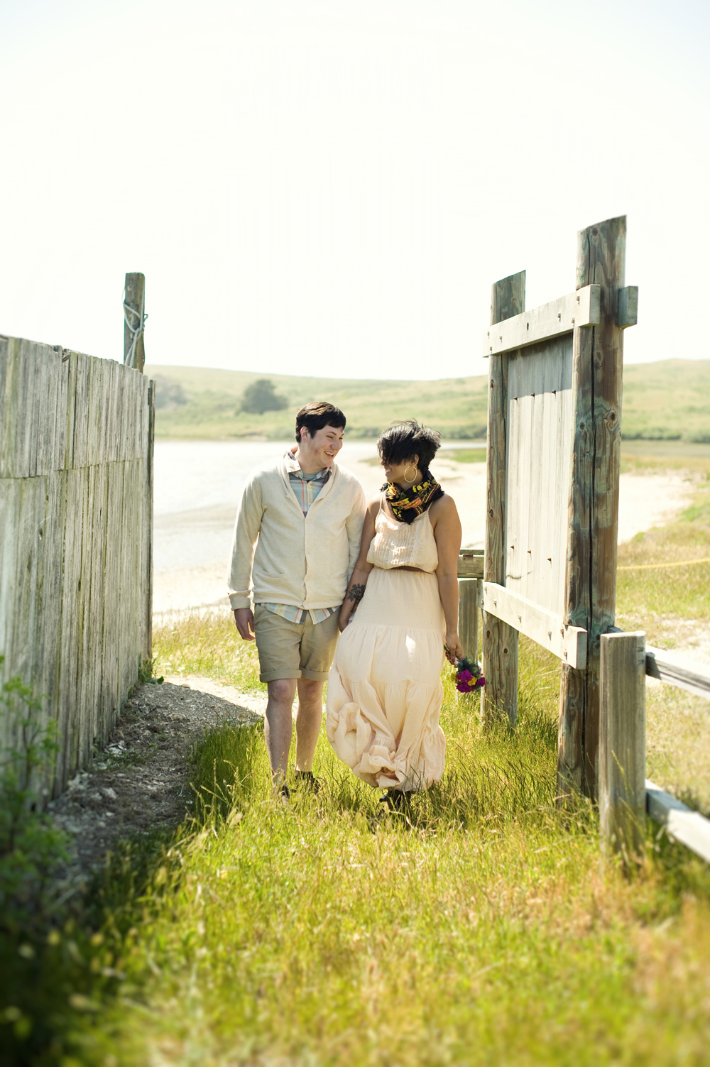 boho-engagement-shoot-by-delbarr