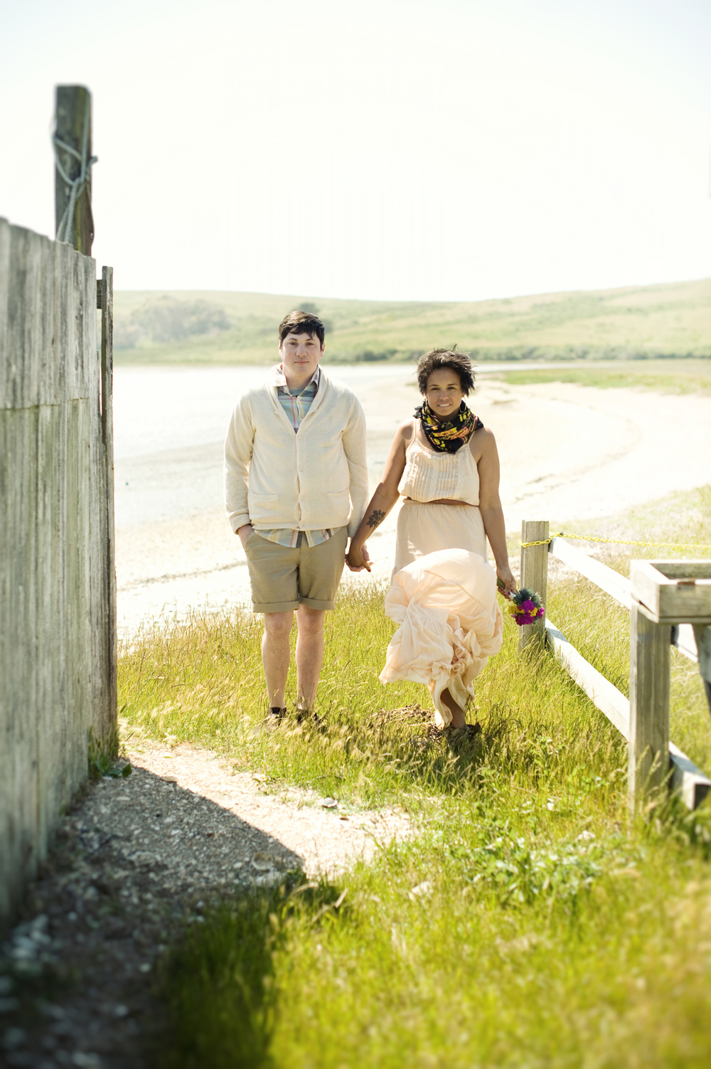 boho-engagement-shoot-by-delbarr