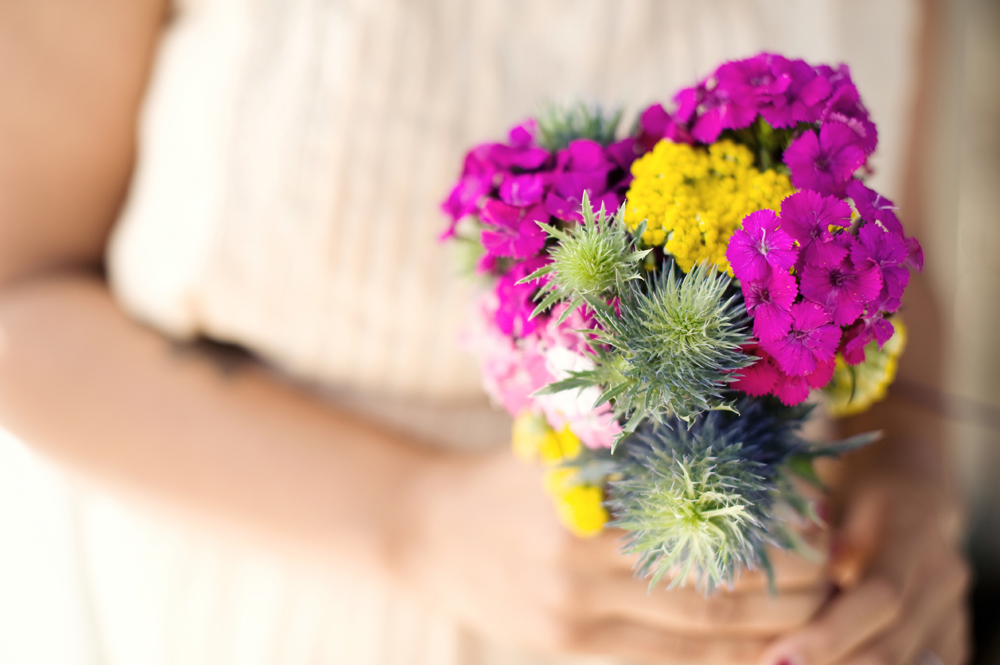 boho-engagement-shoot-by-delbarr