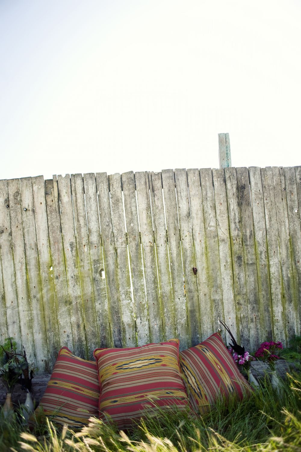 boho-engagement-shoot-by-delbarr