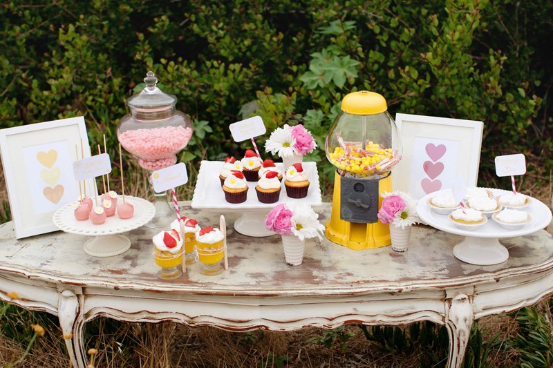strawberry-lemonade-wedding-ideas