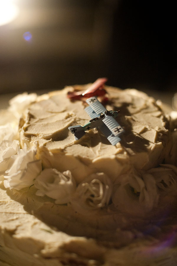 a-vintage-airplane-wedding-in-italy