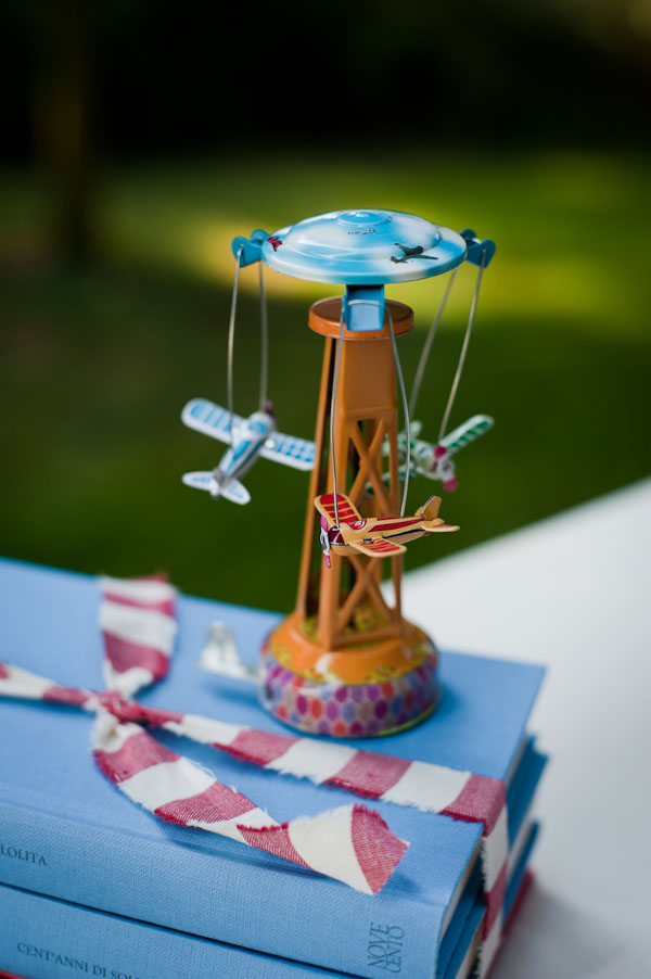 a-vintage-airplane-wedding-in-italy