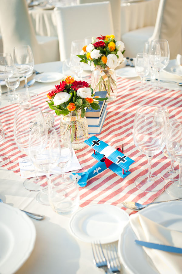 a-vintage-airplane-wedding-in-italy