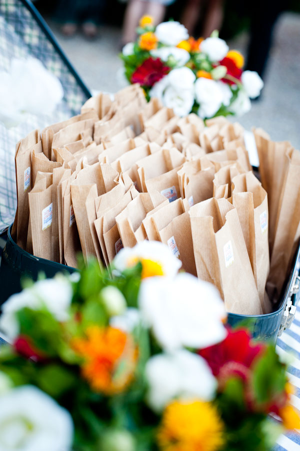 a-vintage-airplane-wedding-in-italy