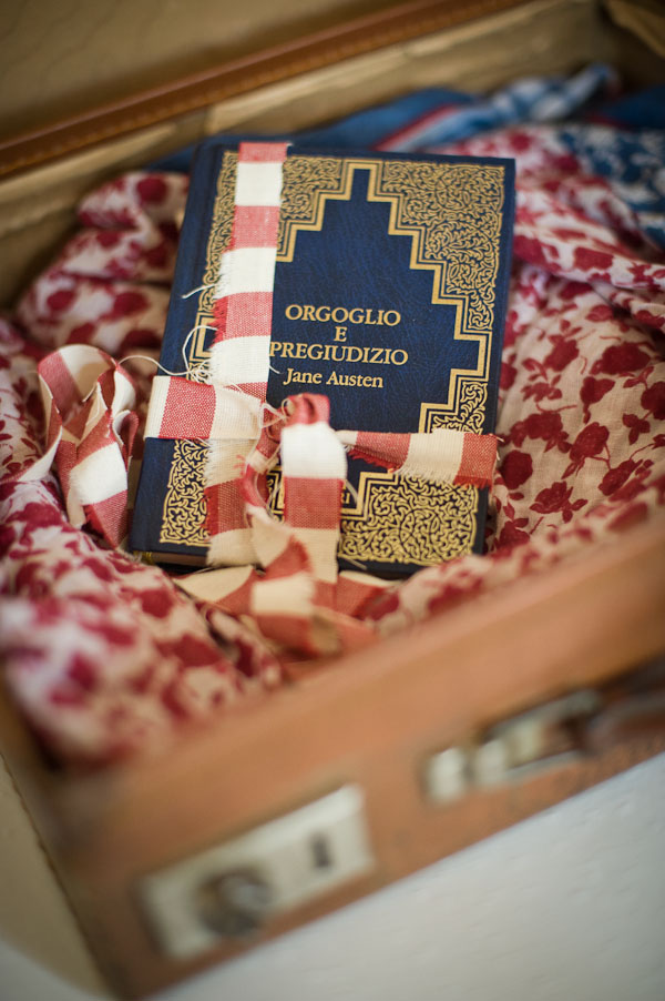 a-vintage-airplane-wedding-in-italy