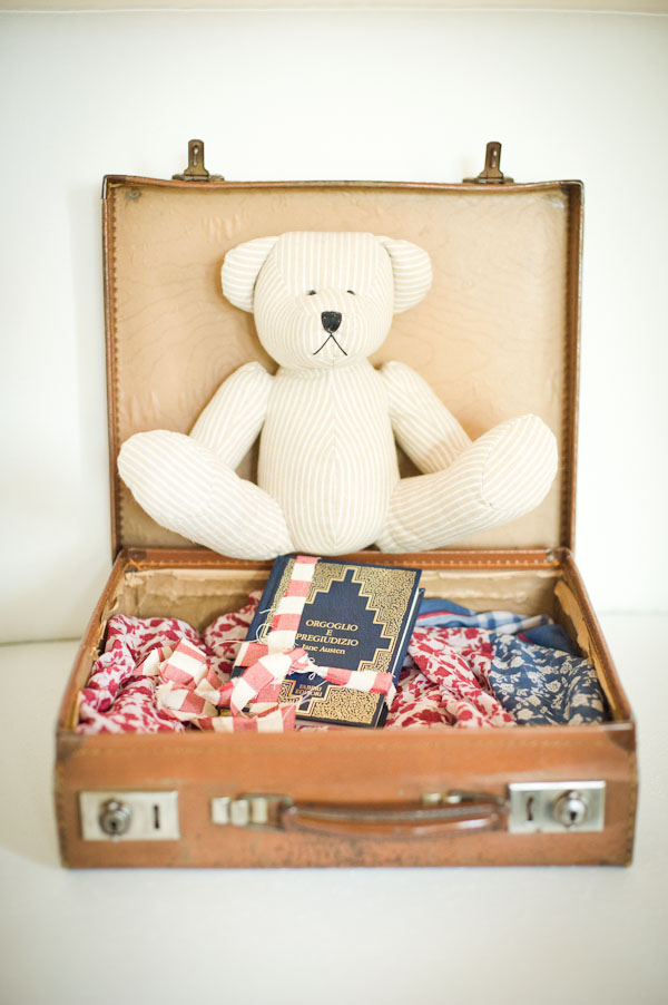a-vintage-airplane-wedding-in-italy