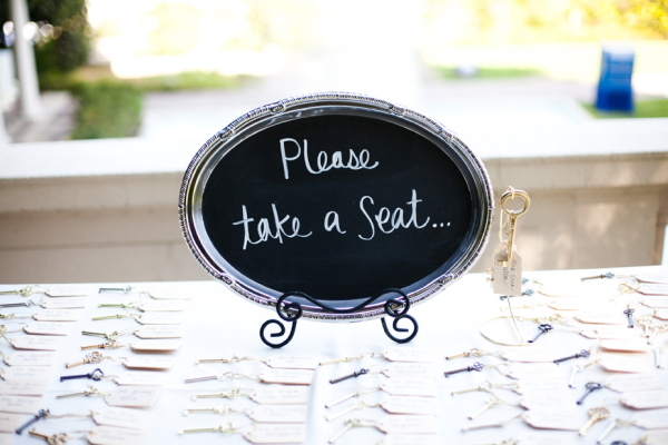 glamorous-wedding-with-vintage-key