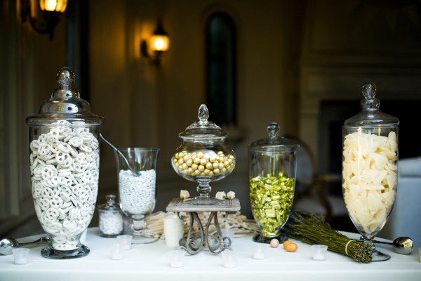 glamorous-wedding-with-vintage-key