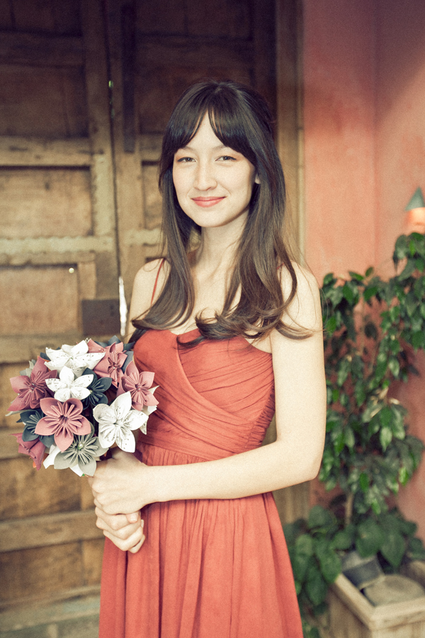 making-paper-flowers-for-your-wedding