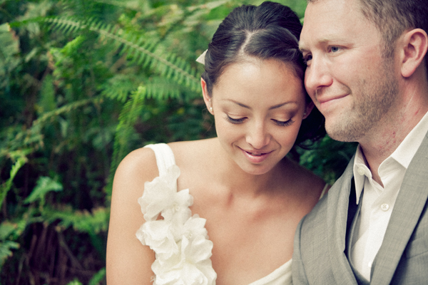 making-paper-flowers-for-your-wedding