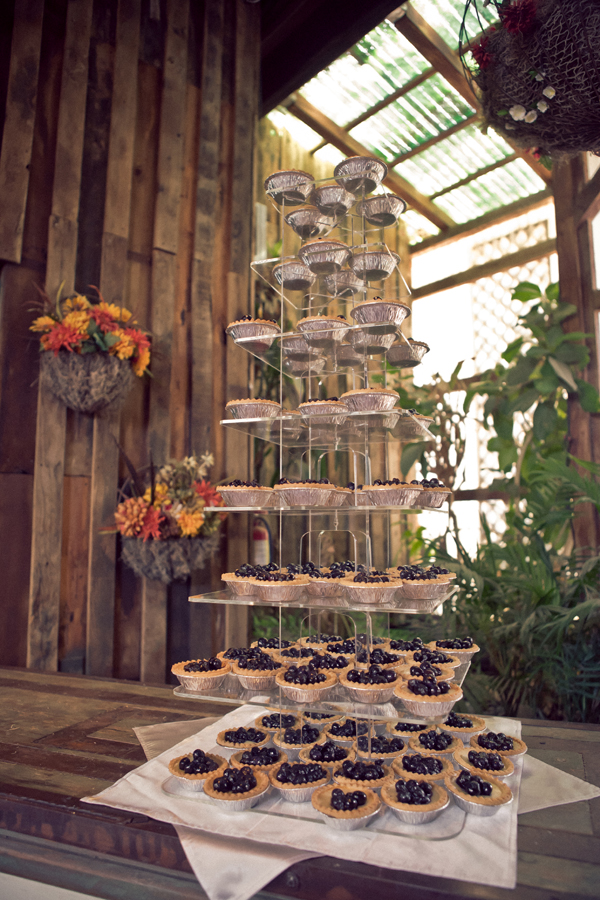 making-paper-flowers-for-your-wedding