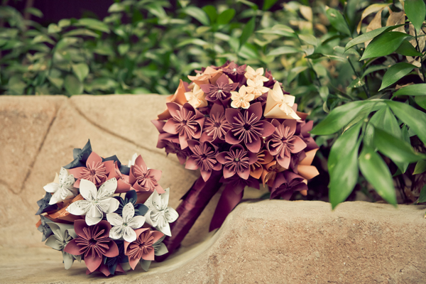 making-paper-flowers-for-your-wedding