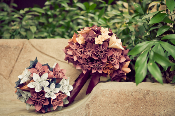 making-paper-flowers-for-your-wedding