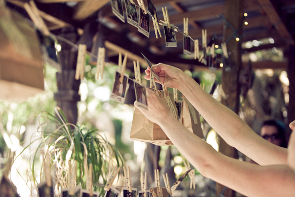 making-paper-flowers-for-your-wedding