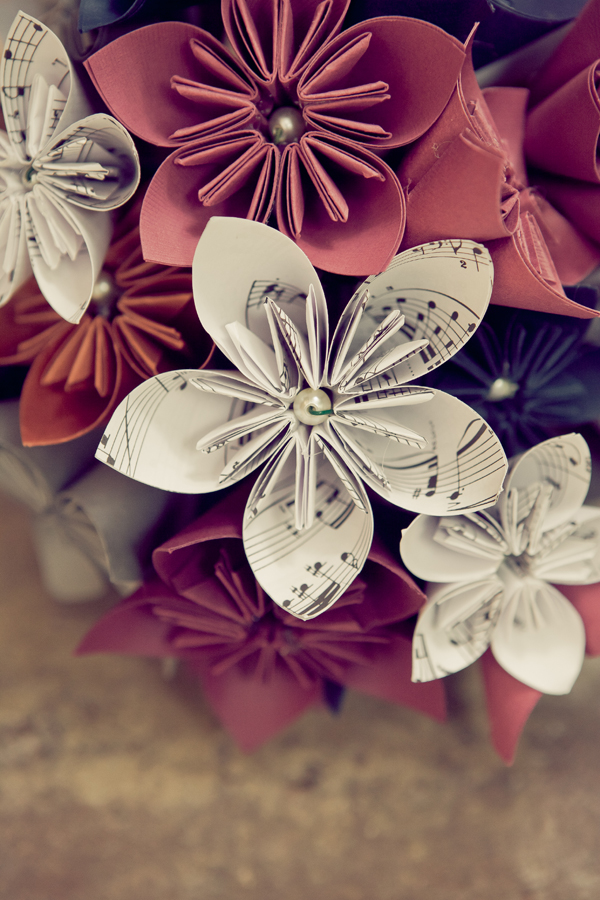 making-paper-flowers-for-your-wedding