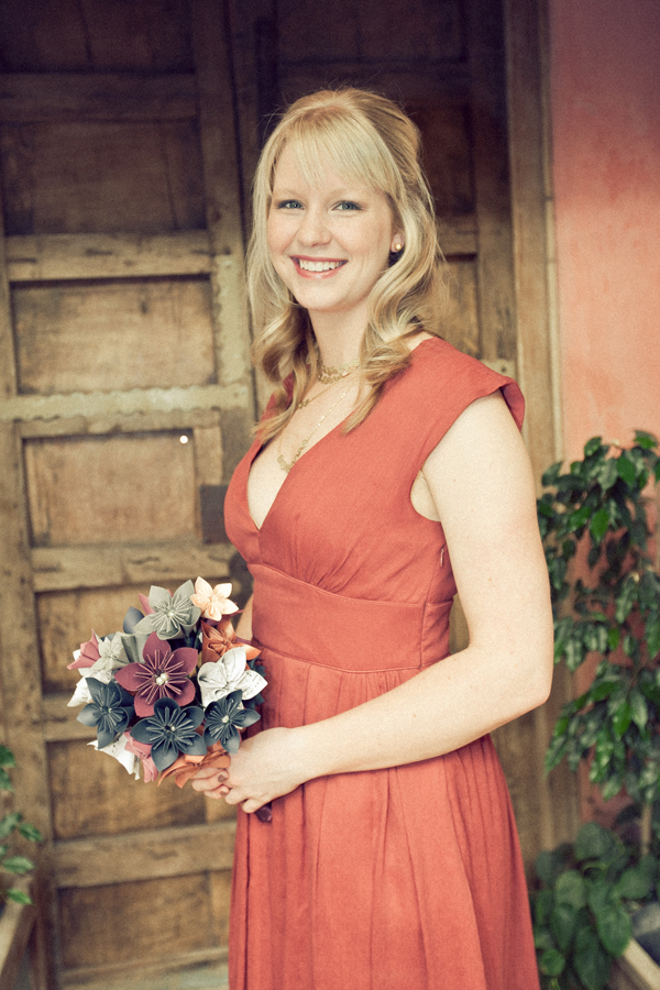 making-paper-flowers-for-your-wedding