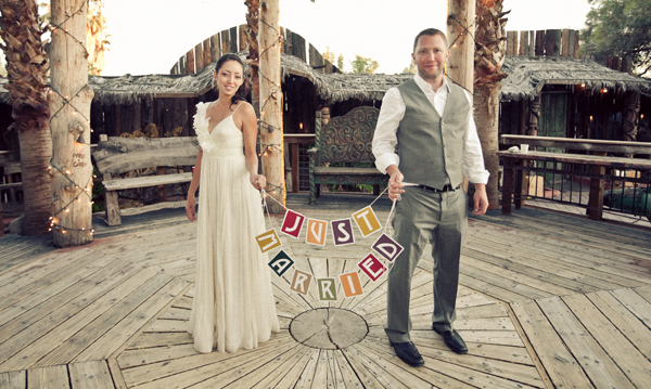 making-paper-flowers-for-your-wedding