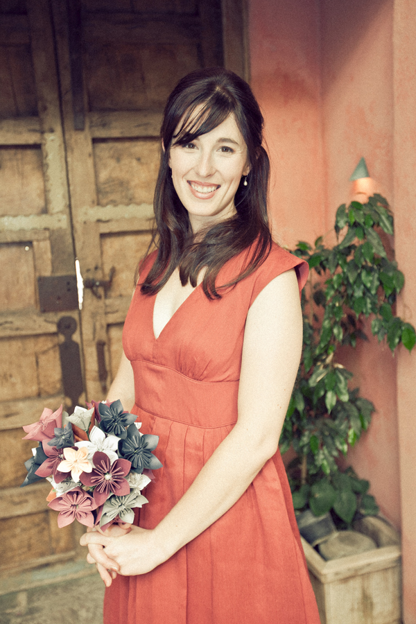 making-paper-flowers-for-your-wedding