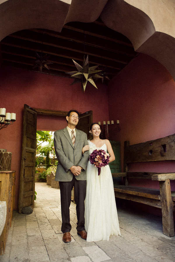 making-paper-flowers-for-your-wedding