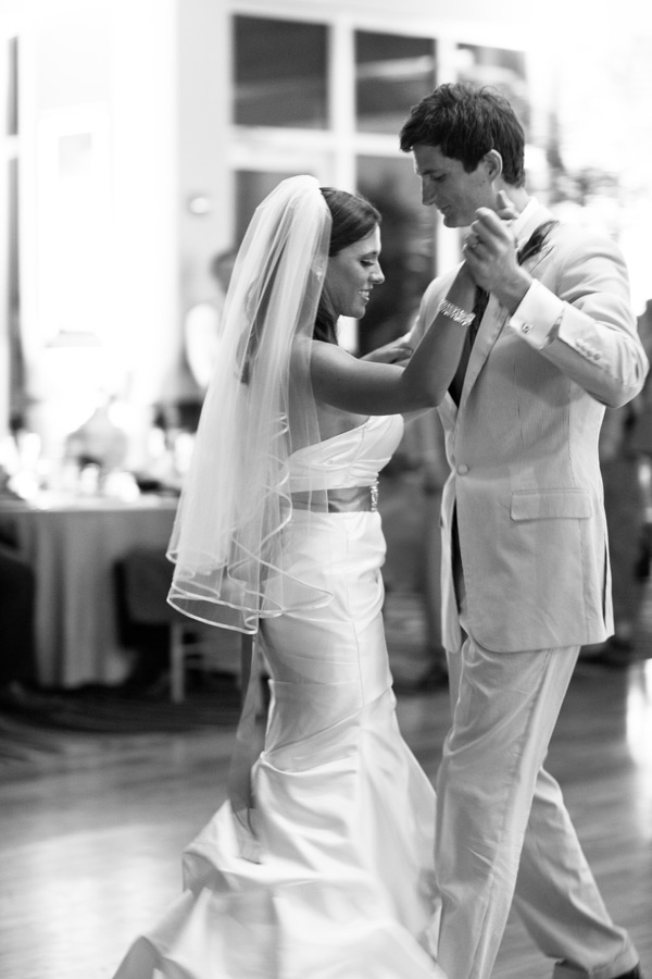 sophisticated-beach-wedding-by-kt