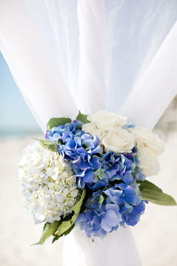 sophisticated-beach-wedding-by-kt