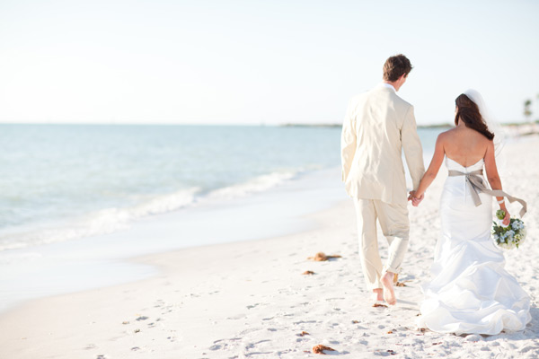sophisticated-beach-wedding-by-kt