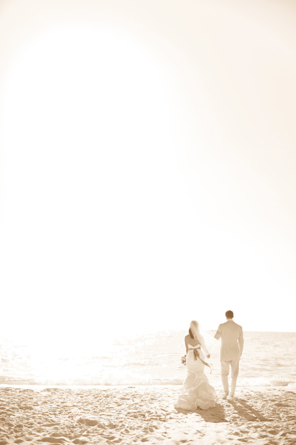 sophisticated-beach-wedding-by-kt